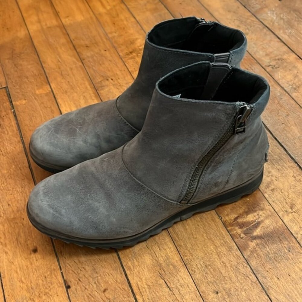 Sorel gray suede leather ankle boots